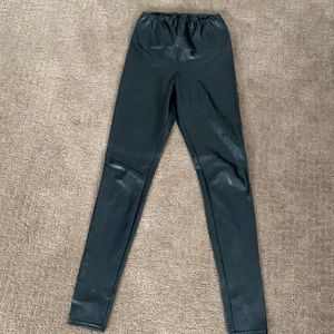 Wilfred free Daria vegan leather leggings